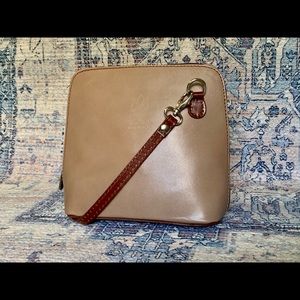 Vera Pelle Shoulder Bag